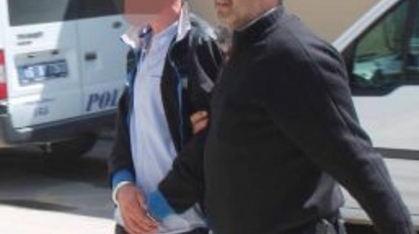 Sahte Kimlikle Kredi &Ccedil;ekmek İstediği İddia Edilen Zanlıyı, Ş&uuml;pheli Hareketleri Ele Verdi