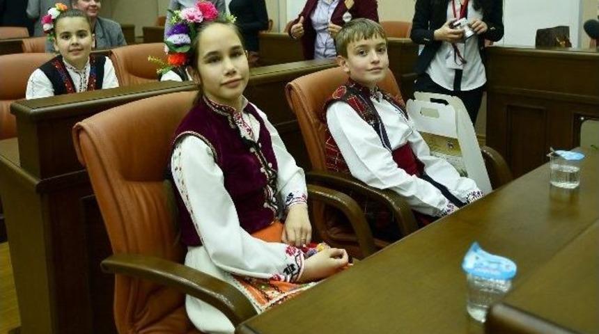 D&uuml;nya &Ccedil;ocukları Tepebaşı Belediyesi&rsquo;nde