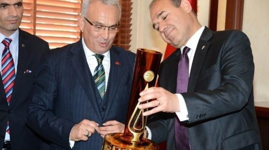 S&ouml;zl&uuml;: "camiamız Mahcup Olmayacak"