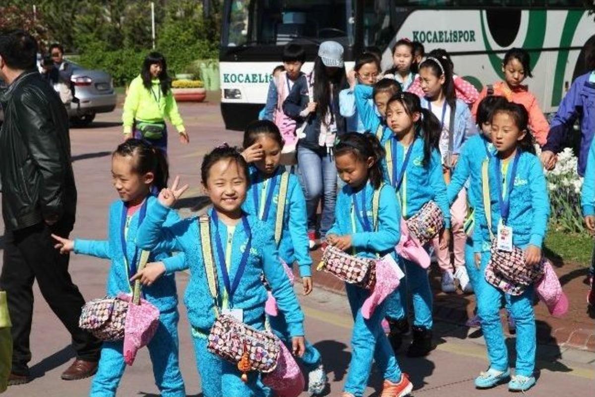 Kocaeli&rsquo;ye Gelen &Ccedil;inli &Ouml;ğrenciler, Yanlarında Kalacakları Ailelerle Tanıştı