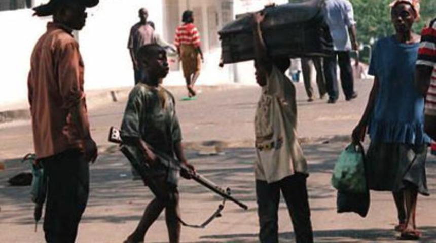 Savaşın en acı y&uuml;z&uuml;: &Ccedil;ocuk askerler