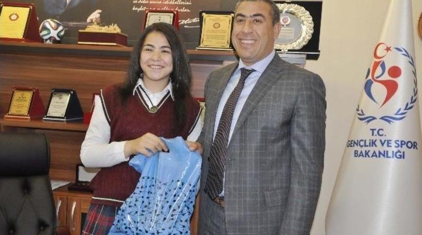Şiran, Koltuğunu Devretti