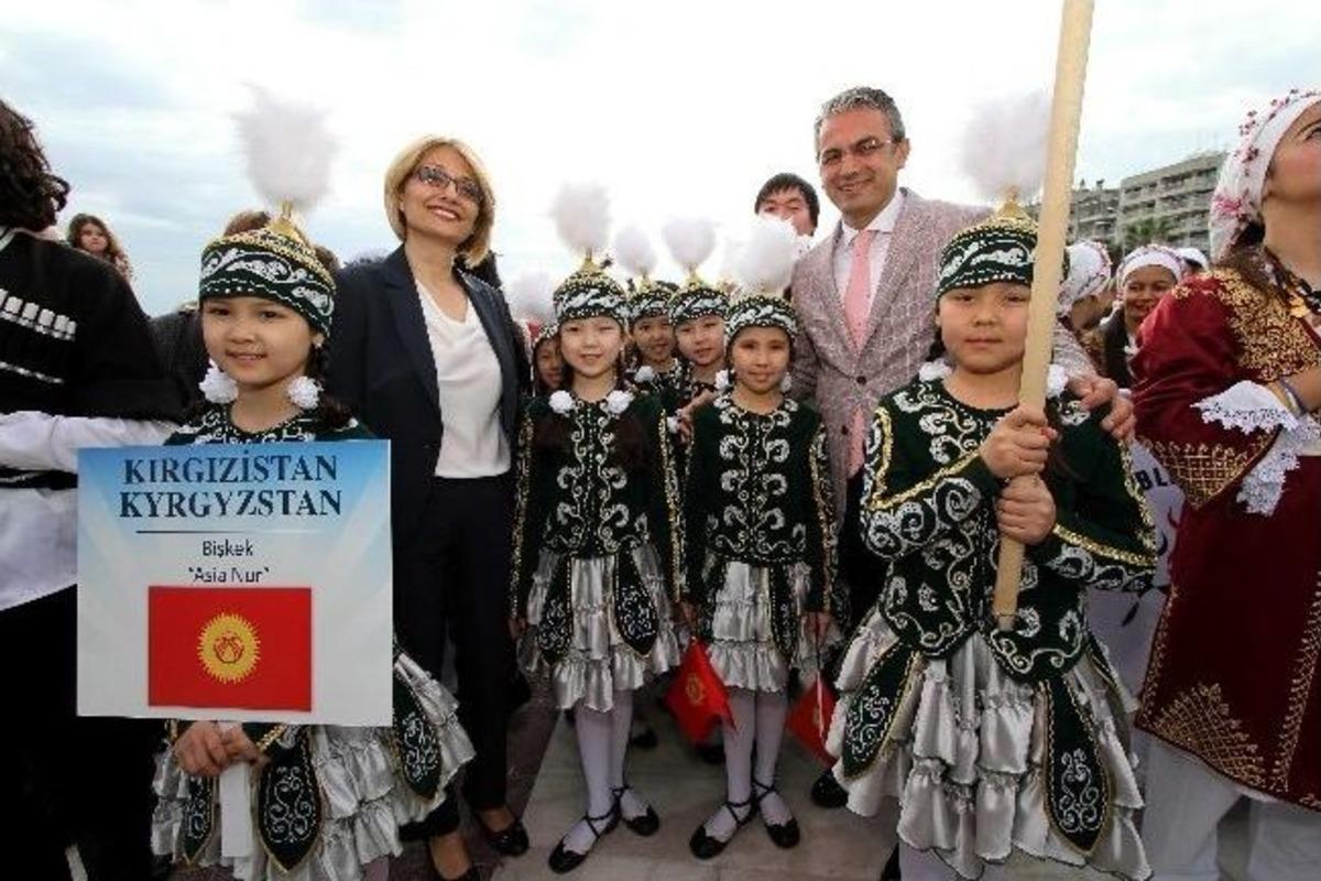 23 Nisan Coşkusu Karşıyaka&rsquo;yı Sardı