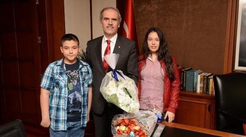 K&uuml;&ccedil;&uuml;k Başkanın İlk Talimatı Spor Salonu Oldu