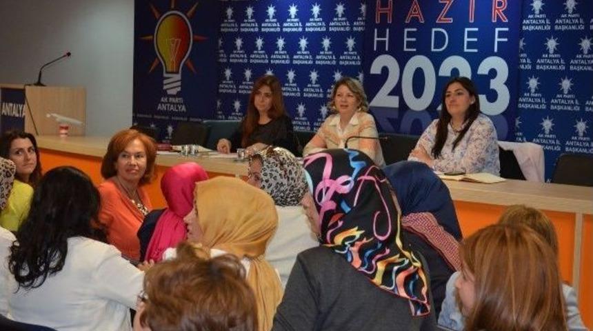 19 İl&ccedil;ede Se&ccedil;ilen Kadın Belediye Meclis &Uuml;yeleri İle Toplantı