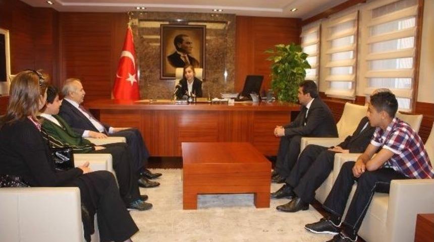 T&uuml;rk, Libya Ve Yemenli &Ccedil;ocuklardan Vali Ata&rsquo;ya Ziyaret