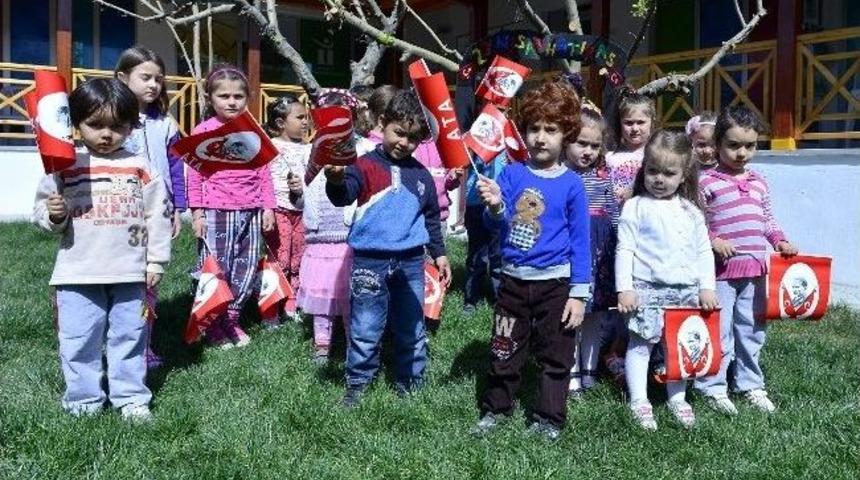 Esentepeli &Ccedil;ocuklardan 23 Nisan Kutlaması