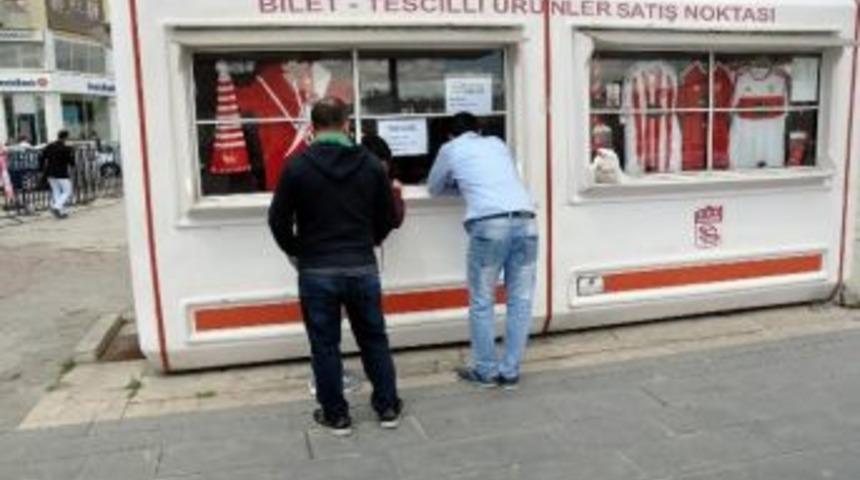 Sivassppor-beşiktaş Ma&ccedil;ı Passolig Kart Y&uuml;klemeleri Başladı