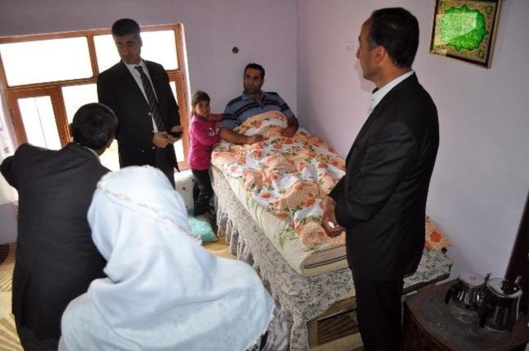 Kaymakam &Ouml;zbek&rsquo;ten Mağdur Aileye Yardım Eli