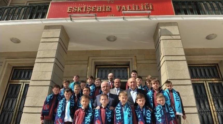 Rubin Kazan Altyapı Futbol Takımından Vali Tuna&rsquo;ya Ziyaret