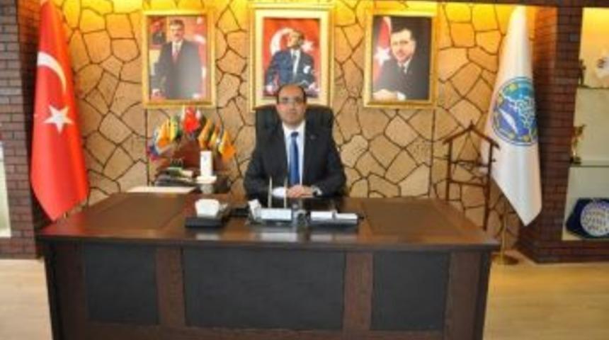 Sandıklı Belediye Baskanı &Ccedil;&ouml;l'&uuml;n 23 Nisan Mesajı