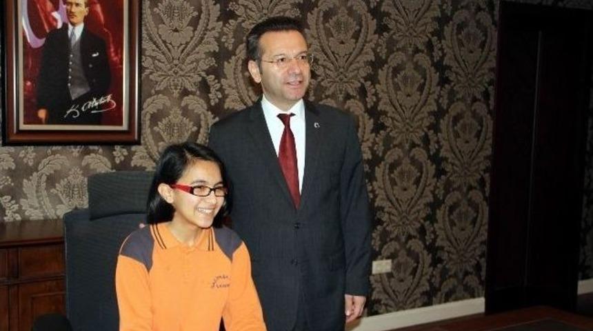 Vali Aksoy, Koltuğu Devretti