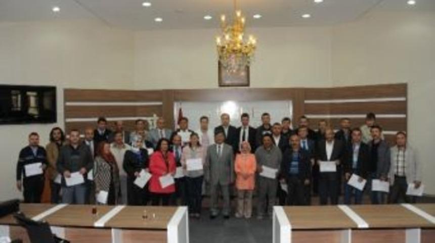 Emlak Danışmanlığı Kursuna Katılanlara Sertifika Verildi