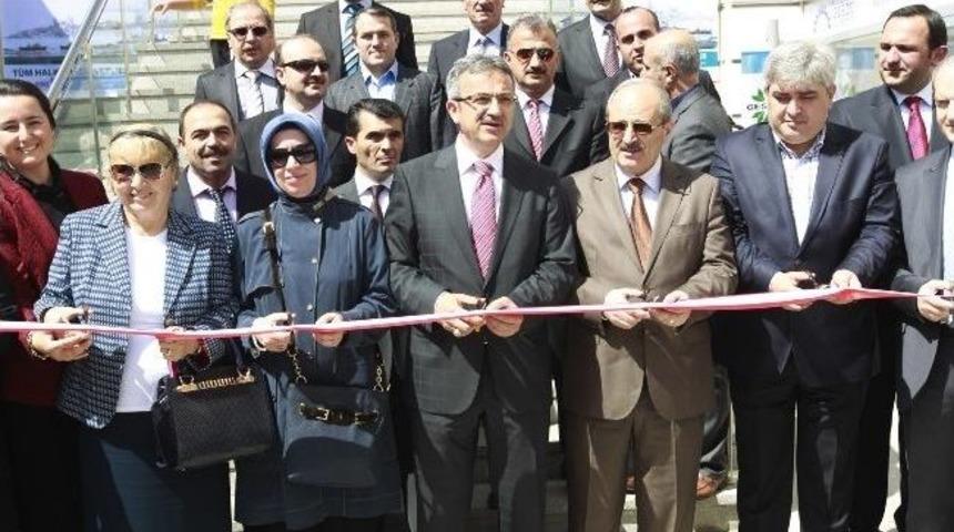 Renkli Esintiler Sergisi A&ccedil;ıldı