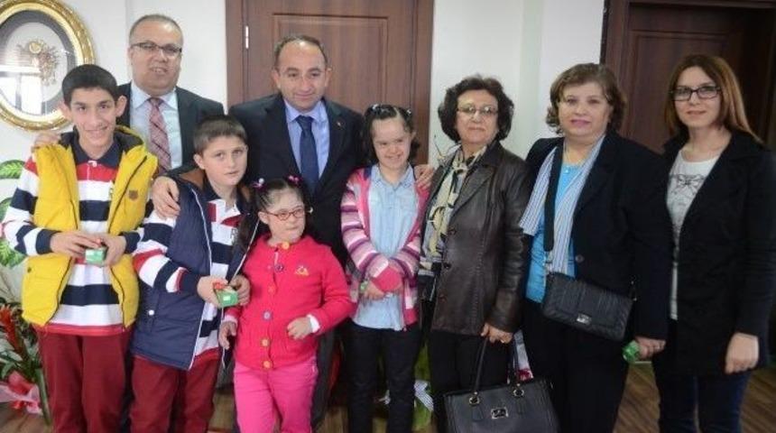 H&uuml;seyin &Uuml;z&uuml;lmez'e Ziyaretler Devam Ediyor