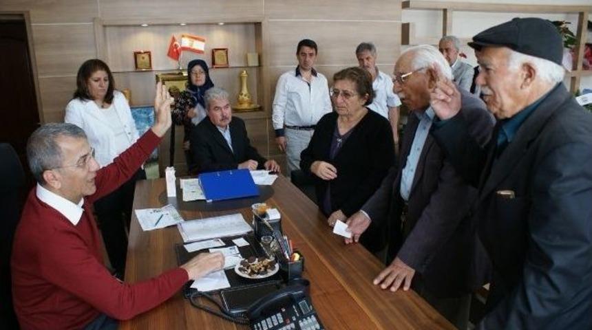 Mezitli Belediyesi'nde 'halk G&uuml;n&uuml;' Devam Ediyor