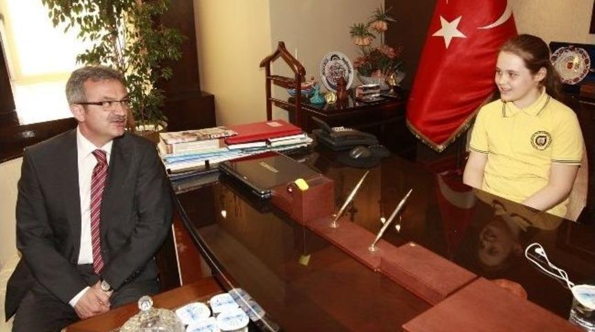 Başkan K&ouml;şker Koltuğu &Ccedil;ocuklara Devretti