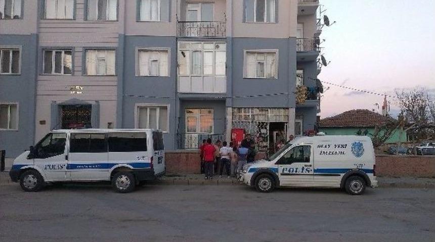 İki Yaşındaki &Ccedil;ocuk 4. Kattan D&uuml;şt&uuml;