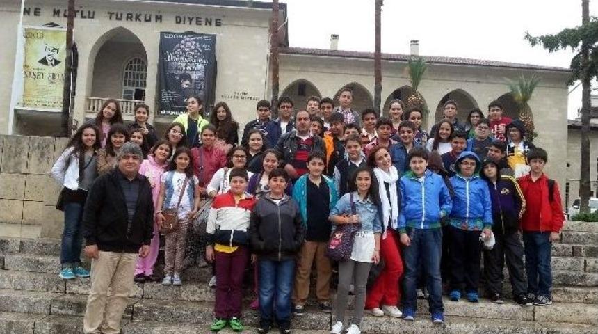 Gkv&rsquo;liler Mersin&rsquo;de Notre Dame'ın Kambur&rsquo;unu İzledi