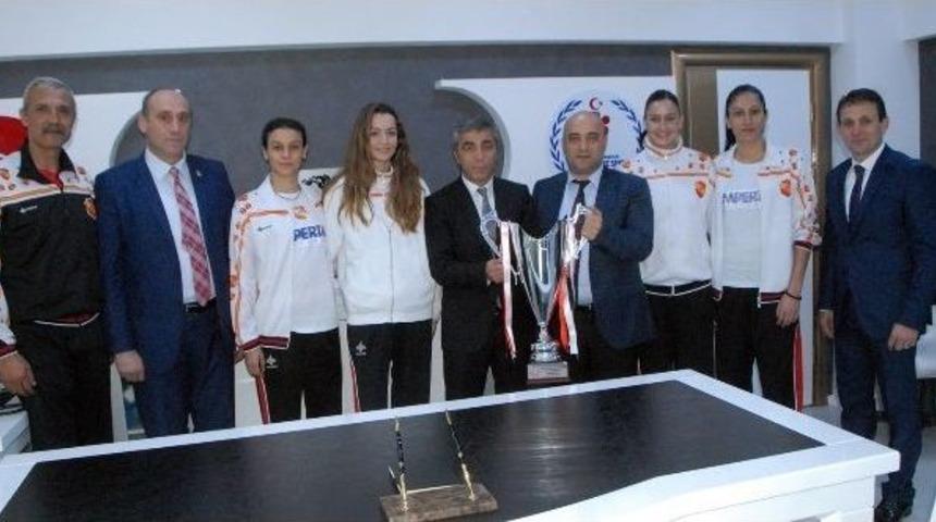 İdmanocağı&rsquo;ndan Gen&ccedil;lik Ve Spor İl M&uuml;d&uuml;r&uuml; Yazıcı&rsquo;ya Ziyaret