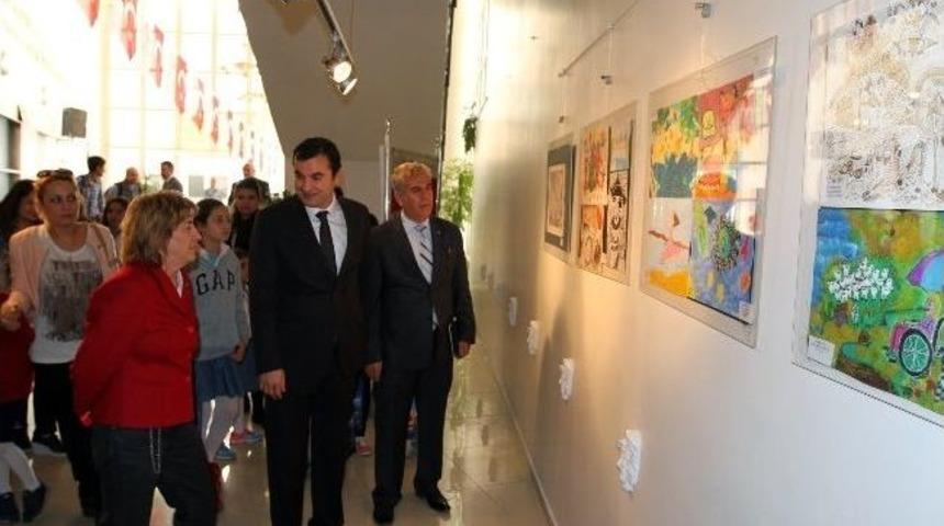 D&uuml;nyanın Resimleri Gaziantep&rsquo;te Sergilendi