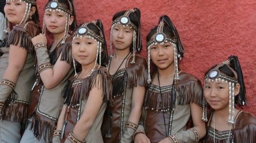 Değişik Ülkelerden Bin Çocuk Konyaaltı’nda