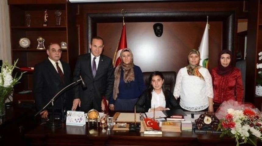 S&ouml;zl&uuml; Koltuğunu Leyla G&uuml;lmez&rsquo;e Bıraktı