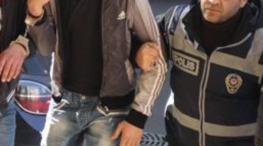 33 Adet Sahte 100'l&uuml;kle Yakalanan Gence 3 Yıl 4 Ay Hapis