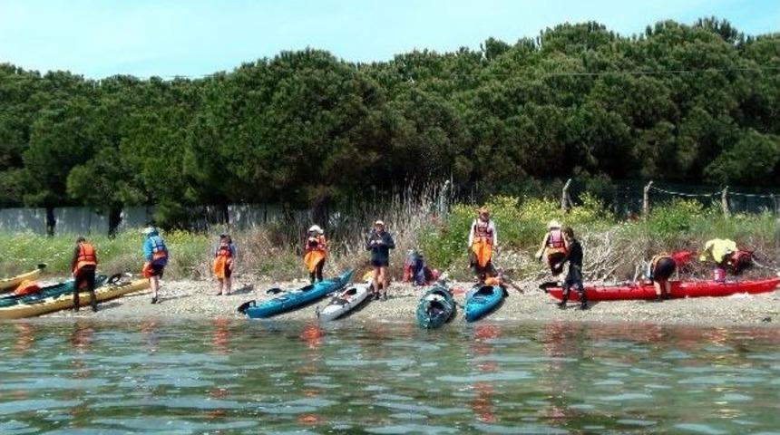 Şafak Ayinine Kanolarla Gidecekler