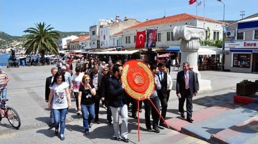 Fo&ccedil;a'da Chp'den Ata'ya 23 Nisan Saygısı