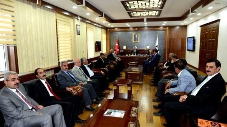 Belediye Meclis &Uuml;yelerinden Vali Kıra&ccedil;&rsquo;a Ziyaret