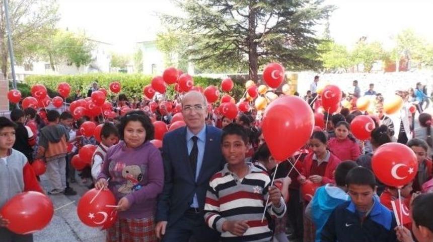 T&uuml;rk Eğitim-sen&rsquo;den 23 Nisan Kutlaması