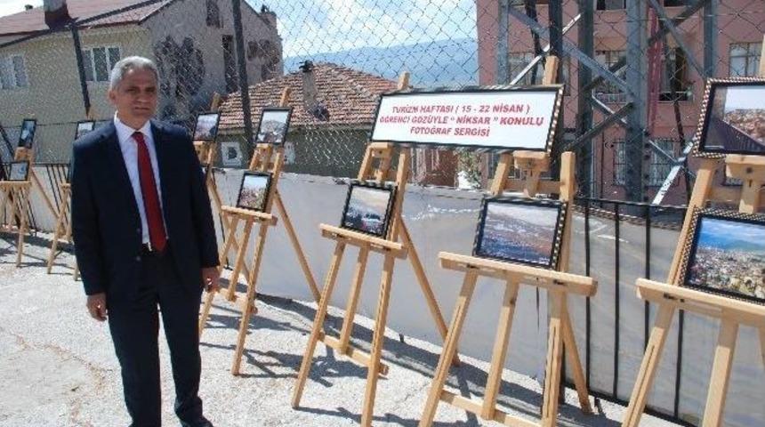 Niksar&rsquo;da Liseli &Ouml;ğrenciler Sergi A&ccedil;tı