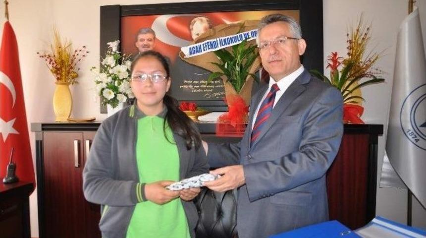 Yozgat&rsquo;ta Belediye Başkanı Makam Koltuğuna Oturan &Ouml;ğrenci, İlk İşi Kendi Okulunun &Ccedil;evre D&uuml;zenlemesini Yaptırma Talimatı Oldu