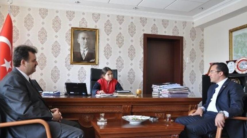 Emet&rsquo;in İlk Bayan Kaymakamı K&uuml;&ccedil;&uuml;k Şeyma Oldu