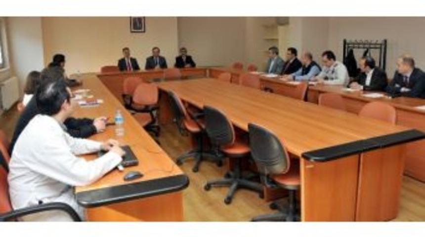 Eğitim Becerilerini Geliştirme Kursu Ak&uuml;&rsquo;de Başladı