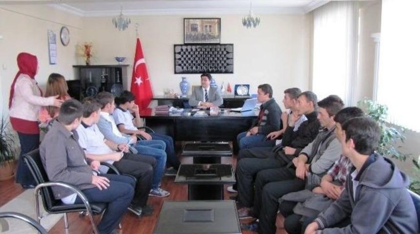 Hisarcık Ehbap Gen&ccedil;lik Grubu Kaymakam Savran&rsquo;ı Ziyaret Etti