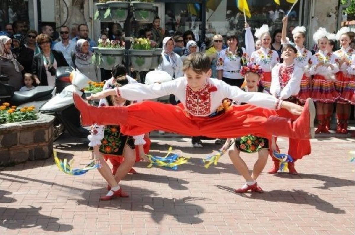 Mesir Macunu Festivali Manisa&rsquo;yı Renklendirdi