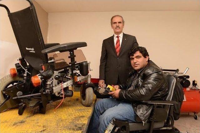 Engelli Araçlarını Yine Engelliler Onarıyor 2