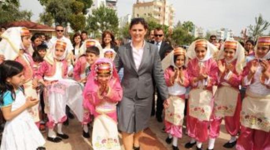 Aydın B&uuml;y&uuml;kşehir Belediye Başkanı &Ccedil;er&ccedil;ioğlu, 23 Nisan&rsquo;ı Kutladı