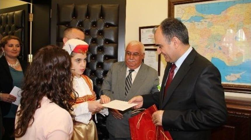 23 Nisan Ulusal Egemenlik Ve &Ccedil;ocuk Bayramı