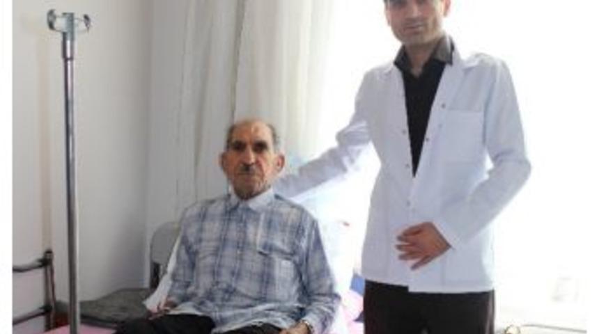 Eğitim Ve Araştırma Hastanesi'nde Hasta Uyutulmadan Suni Damar Takıldı