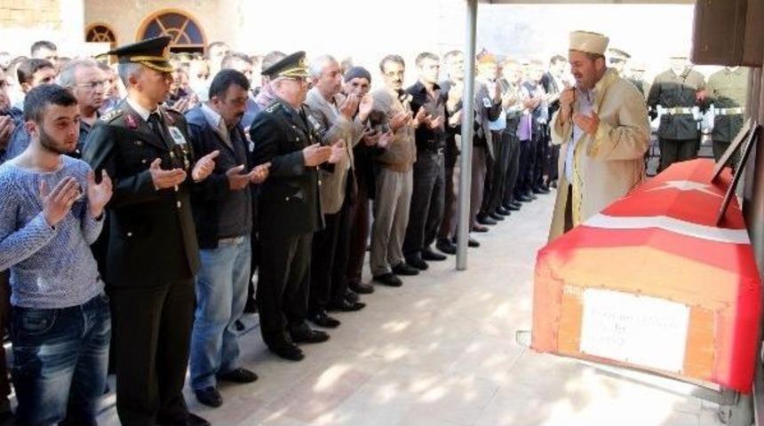 Kazada Hayatını Kaybeden Asker Toprağa Verildi