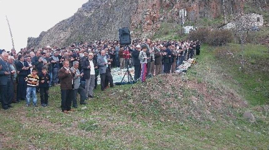 Giresun&rsquo;da Yağmur Duasının Ardından Sağanak Yağış Başladı
