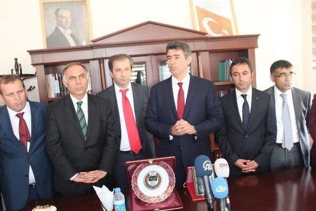 Türkiye Barolar Birliği Başkanı Metin Feyzioğlu Hakkari’de