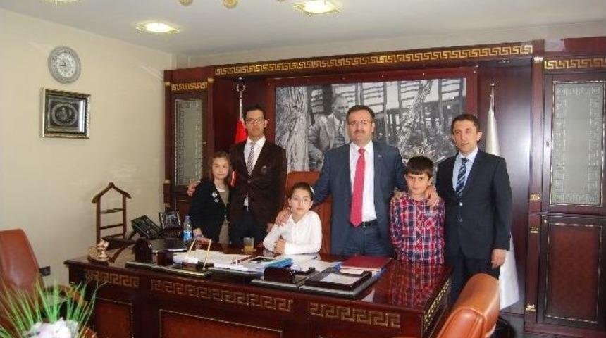 Minikler Makamları Doldurdu