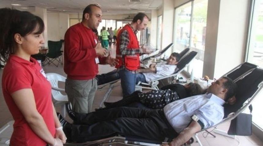 Kan Bağışına Yoğun İlgi