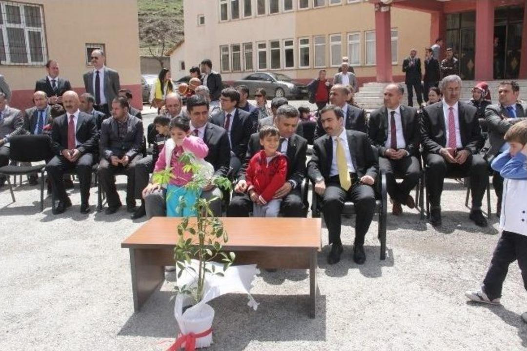 Hakkari'de U&ccedil;urtma Şenliği