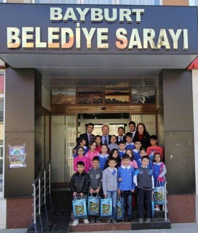 Öğrenciler Sosyal Bilgiler Dersini Bayburt Belediyesinde İşledi