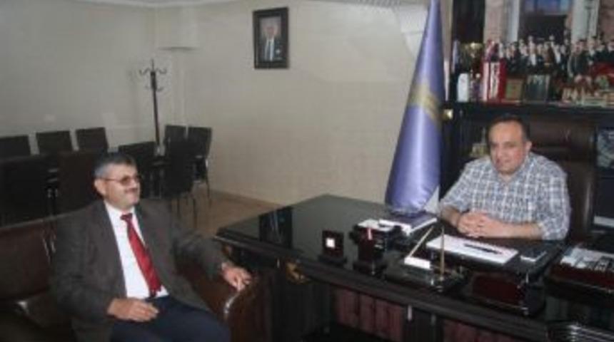 Ptt Başm&uuml;d&uuml;r&uuml; A&ccedil;ıkel, Esnafı Gezerek Ptt&rsquo;nin Hizmetlerini Anlatıyor